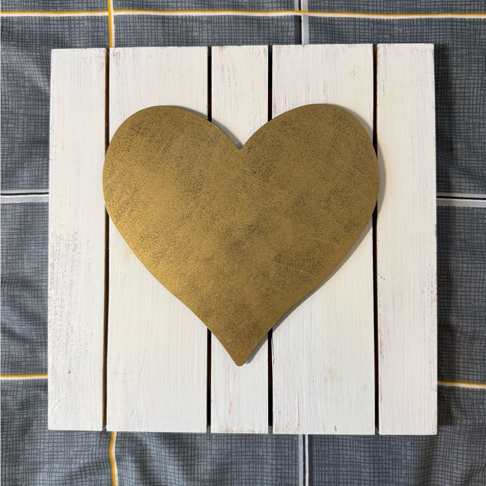 🏡Like New Gold Heart Wall Art on White Wood
12” x 12”